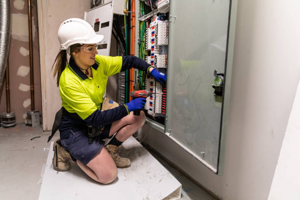 Best Circuit Breaker Repair  in Lakes West, CT